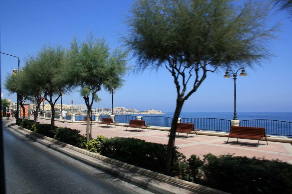 Splendid Apartment, Steps Away From The Sea Слима Экстерьер фото